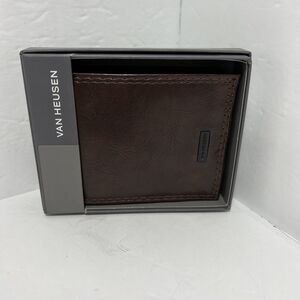 VAN HEUSEN Men’s Brown  Wallet NEW with tag and giftbox.